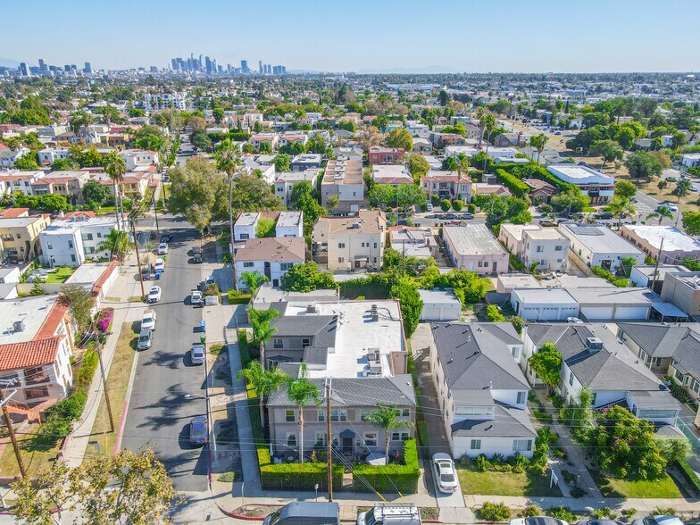 More Photos Of 1202 S Cochran Ave, Los Angeles Apartments For Sale
