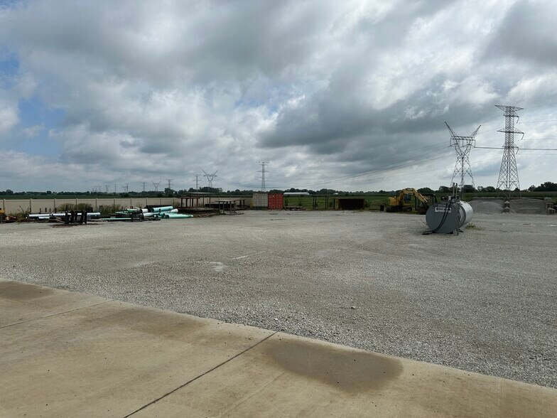 More Photos Of 24145 S La Grange Rd, Frankfort Manufacturing For Sale