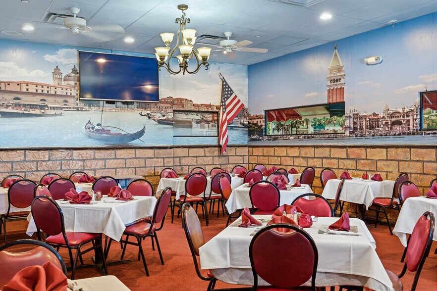 More Photos Of 73155 Highway 111, Palm Desert Restaurant For Sale