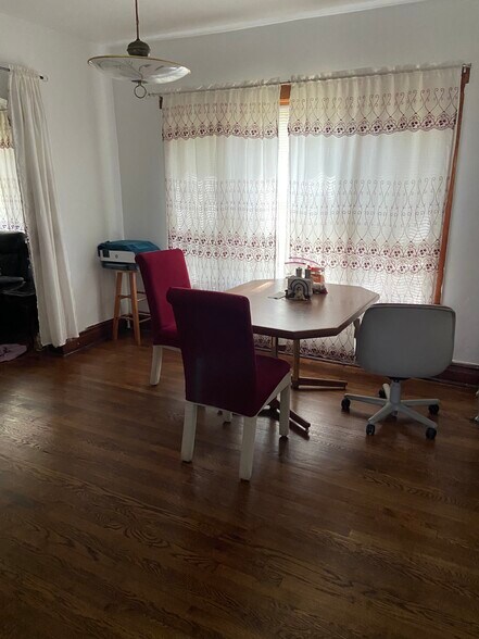 More Photos Of 4832 W Montrose Ave, Chicago Apartments For Sale