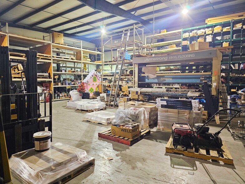 More Photos Of 629 Park NW ave, Norton Storefront For Sale