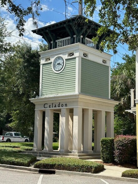 More Photos Of 12 Celadon Dr, Beaufort Storefront Retail Office For Lease