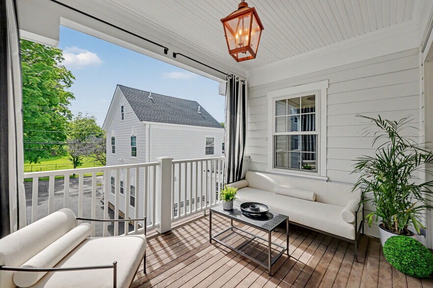 More Photos Of 63 Church St, Greenwich Apartments For Sale