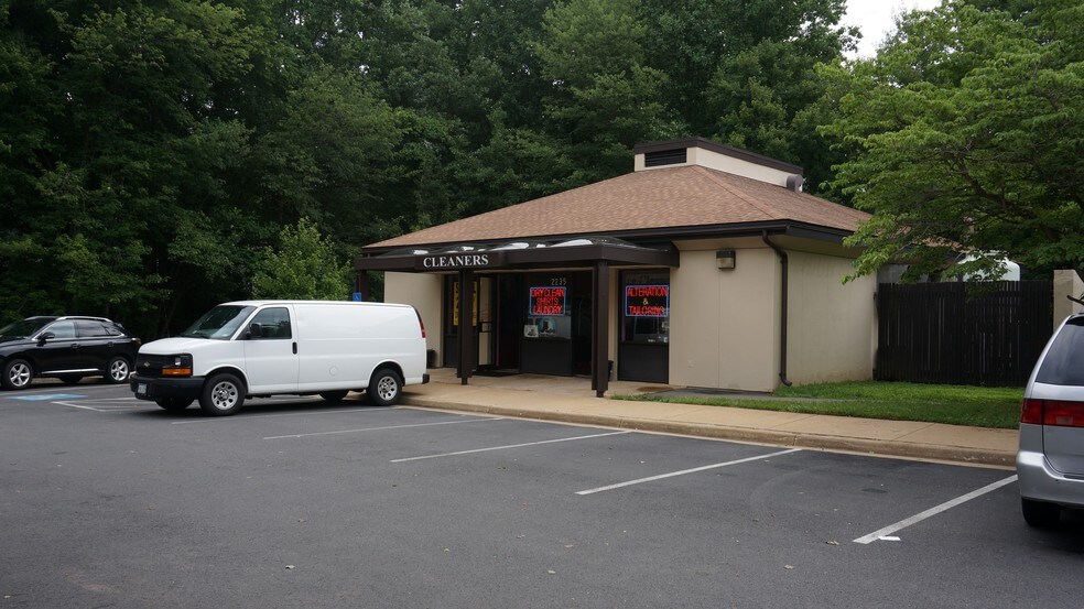 More Photos Of 2303 Soapstone Dr, Reston General Retail For Lease