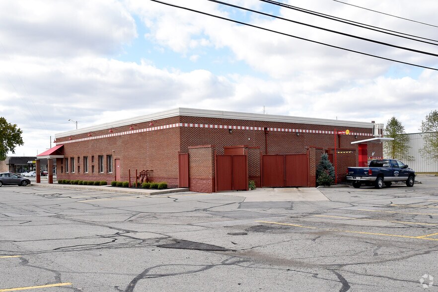 More Photos Of 1204 N Barron St, Eaton Restaurant For Sale