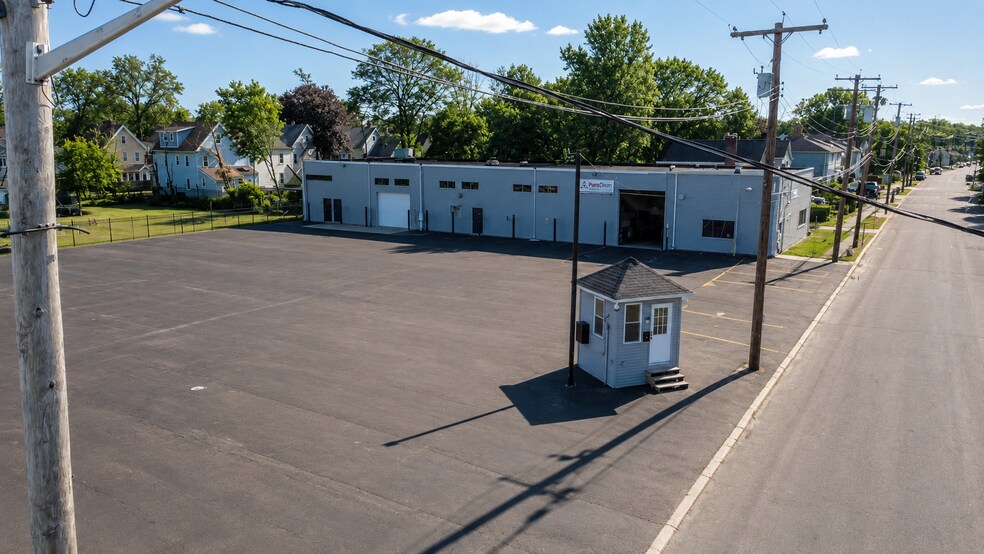 More Photos Of 17 Wood St, West Haven Unknown For Lease
