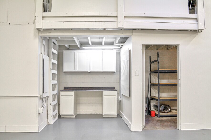 More Photos Of 521 State Pl, Escondido Warehouse For Sale