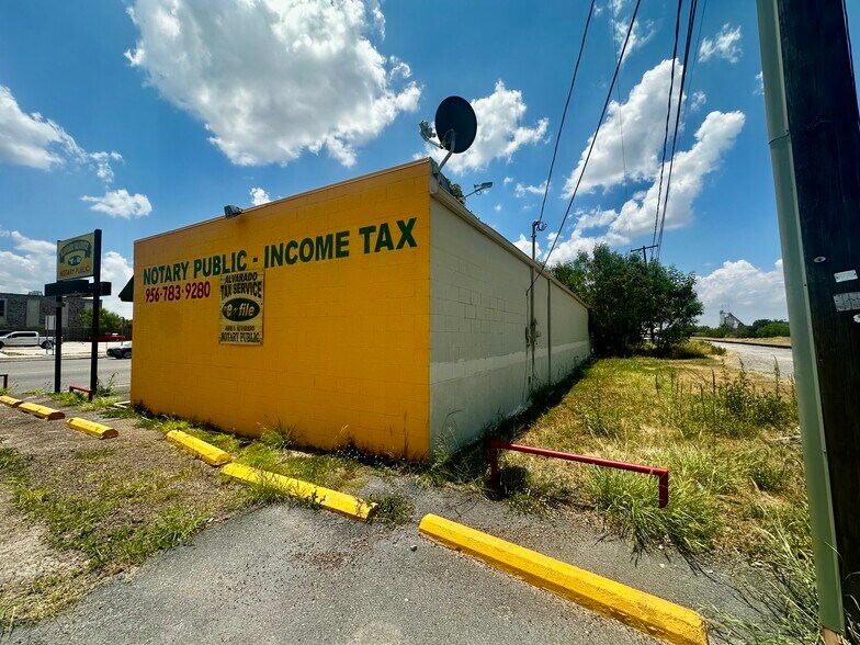 More Photos Of 120 W US Highway 83, San Juan Flex For Sale