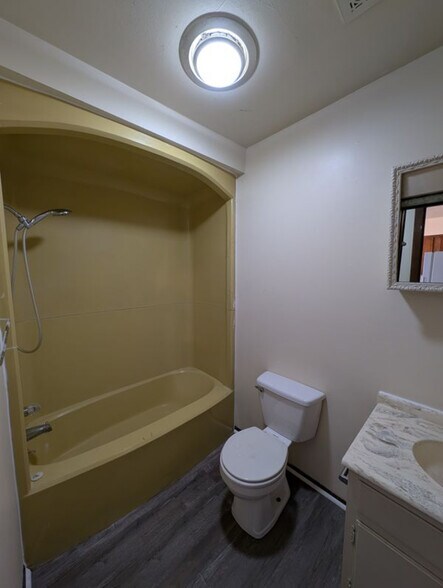 More Photos Of 429 South St, Pekin Apartments For Sale