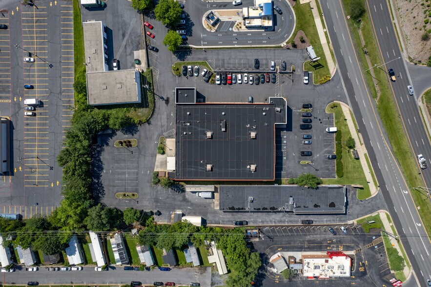 More Photos Of 1740 E Market St, Harrisonburg Storefront Retail Office For Sale