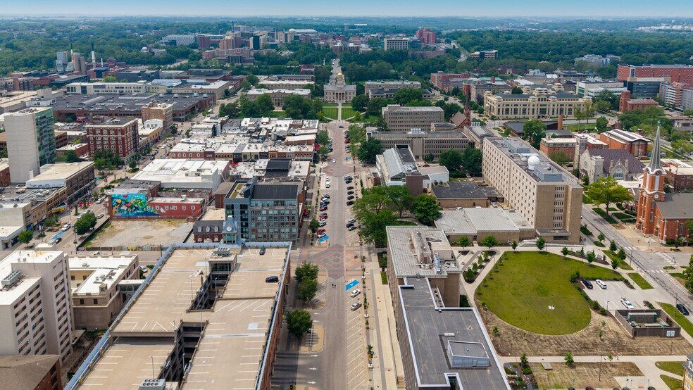 More Photos Of 2-4 S Linn St, Iowa City Office For Lease