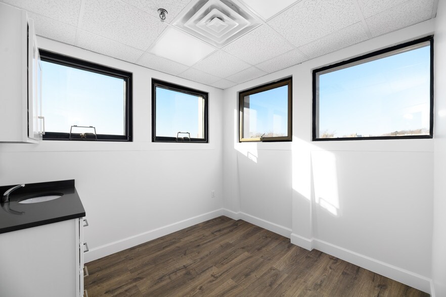 More Photos Of 209 Harvard St, Brookline Medical For Lease