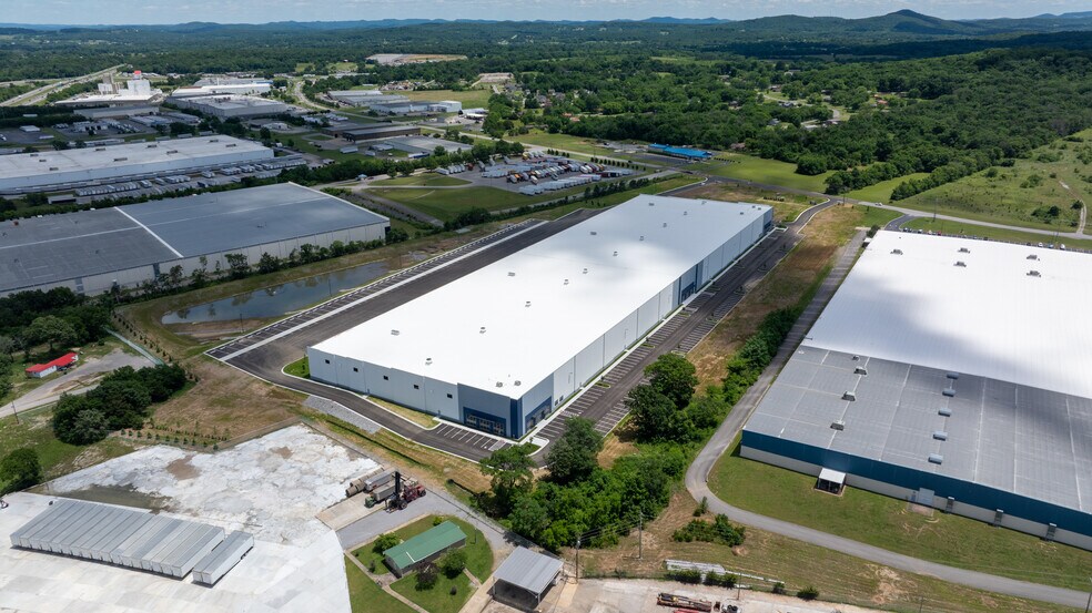 More Photos Of 575 Maddox Simpson Pkwy, Lebanon Distribution For Lease
