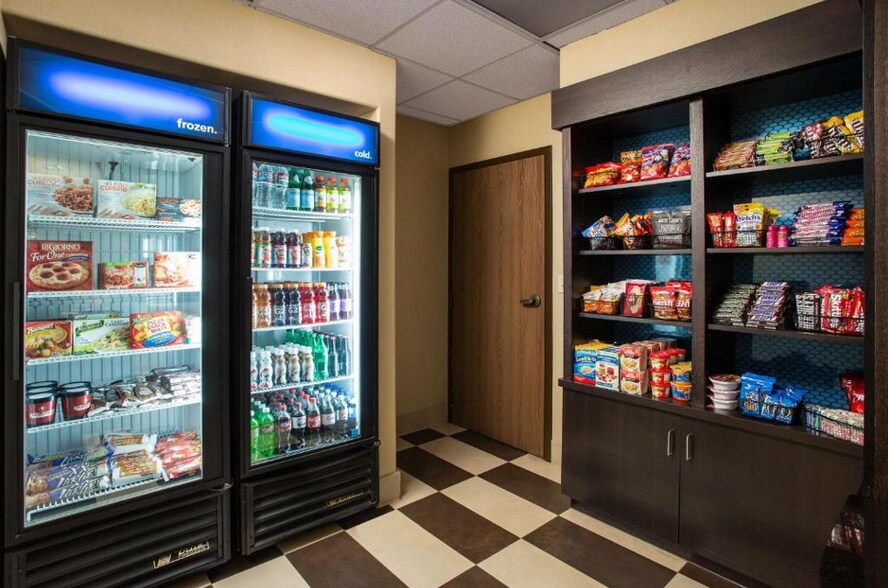 More Photos Of 912 W Dillon Rd, Louisville Hotel For Sale