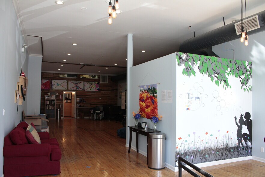 More Photos Of 1224 W Belmont Ave, Chicago Storefront Retail Residential For Lease