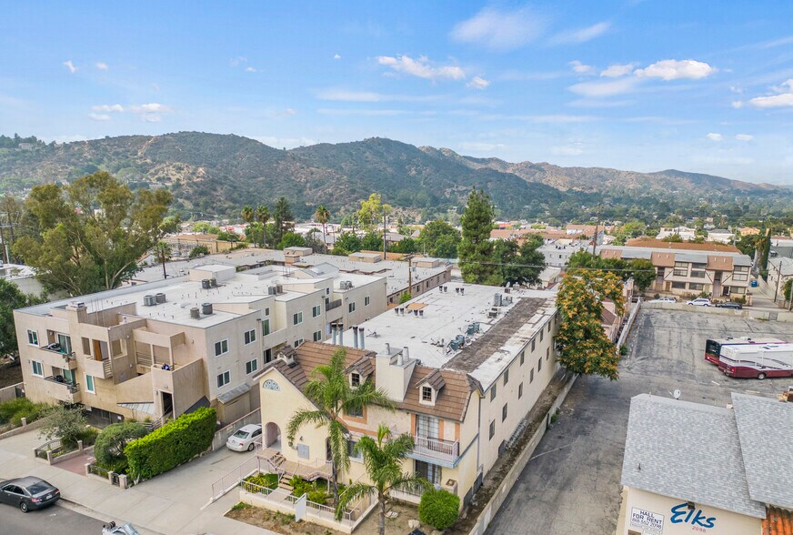More Photos Of 10129 Commerce Ave, Tujunga Apartments For Sale