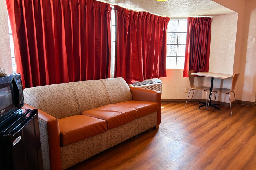 More Photos Of 1445 E 16th St, Yuma Hotel For Sale