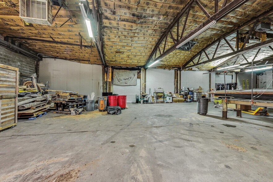 More Photos Of 3693-3705 W Grand Ave, Chicago Warehouse For Sale