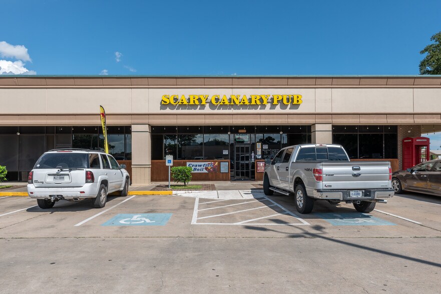 More Photos Of 8604-8686 N Hwy 6, Houston Unknown For Lease