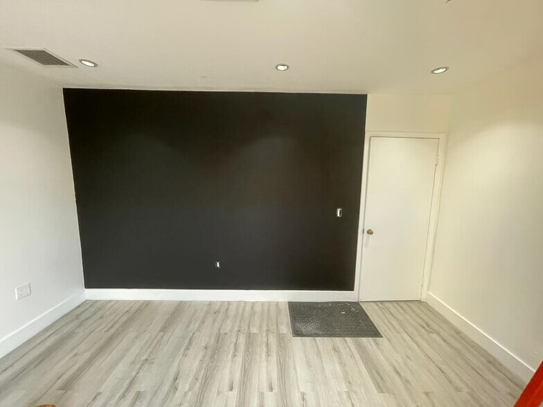 More Photos Of 7760 W 20th Ave, Hialeah Warehouse For Sale