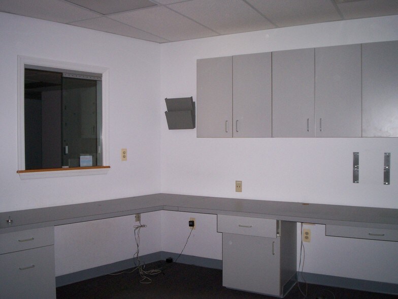 More Photos Of 525-537 Route 57, Washington Medical For Lease