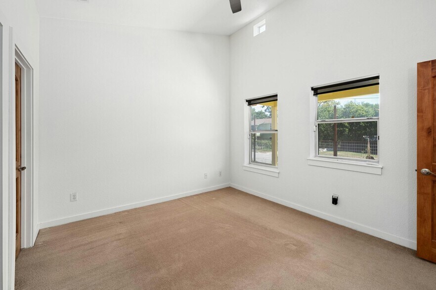 More Photos Of 2236 Webberville Rd, Austin Office For Lease