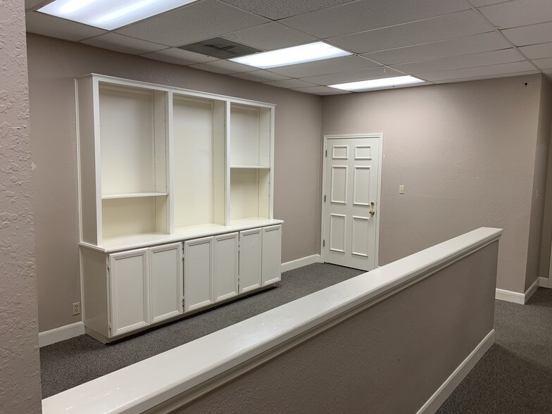 More Photos Of 4710 Shavano Oak, San Antonio Office For Lease
