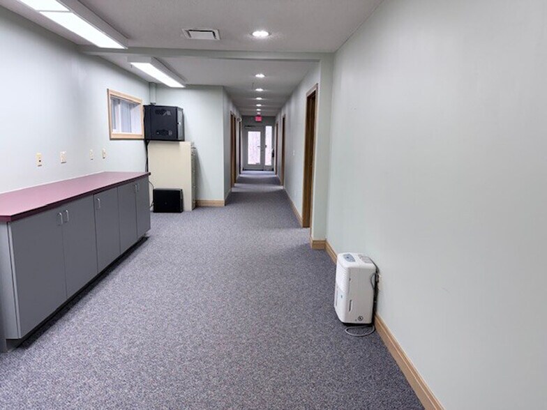 More Photos Of 13800 E Michigan Ave, Galesburg Office For Lease