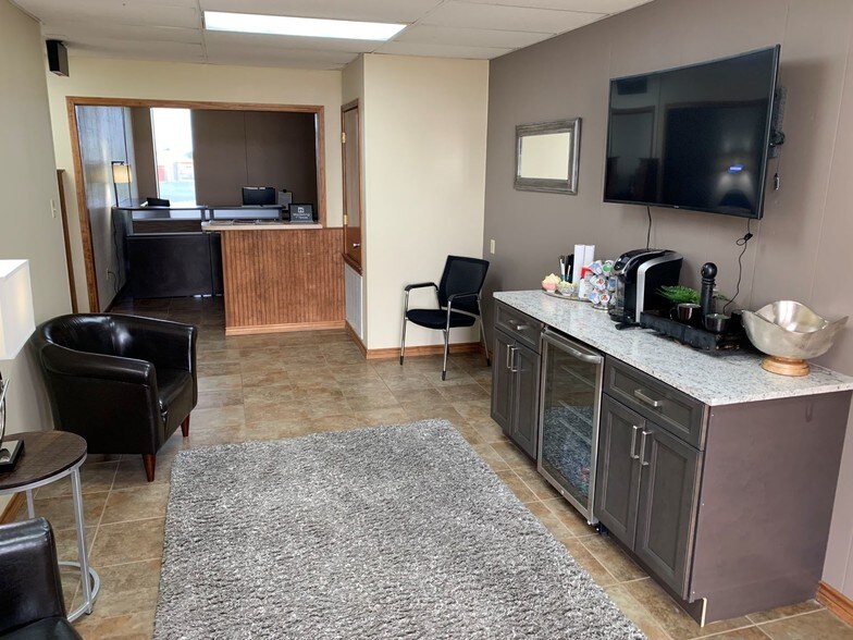 More Photos Of 2200 NW Stallings Dr, Nacogdoches Office For Lease