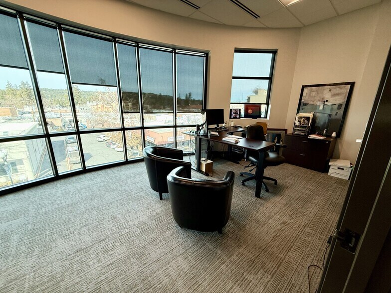 More Photos Of 550 NW Franklin Ave, Bend Medical For Lease