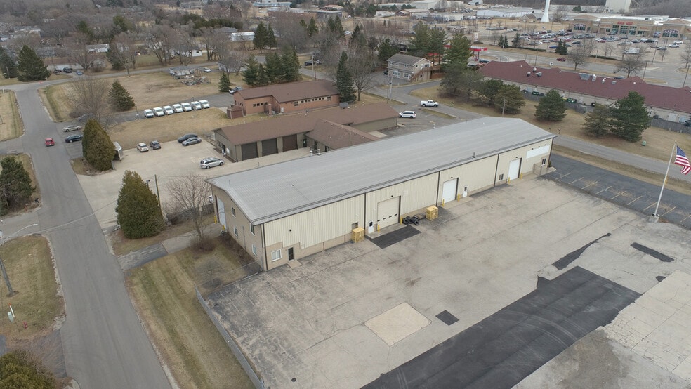 More Photos Of 2500 Westward Dr, Spring Grove Warehouse For Lease
