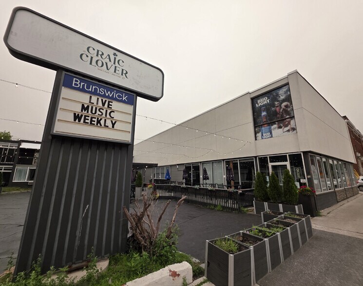More Photos Of 72 James St, Parry Sound Hotel For Sale