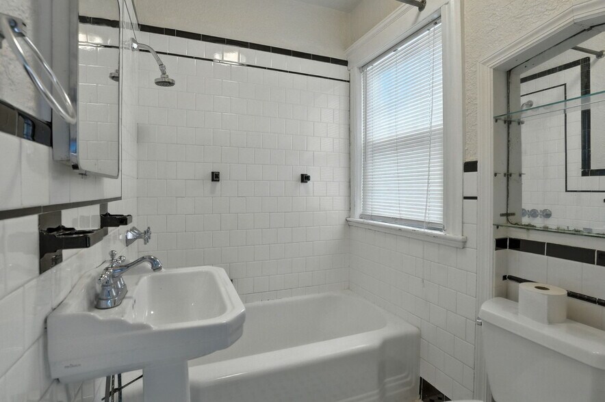 More Photos Of 177-179 Massachusetts Ave, North Andover Apartments For Sale