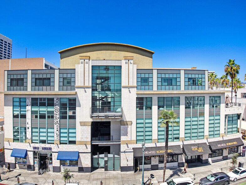 More Photos Of 219-231 Arizona Ave, Santa Monica Loft Creative Space For Lease