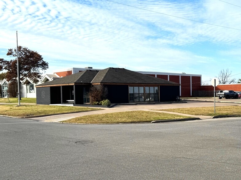 More Photos Of 601 SW Jennings Ave, Bartlesville Office For Lease