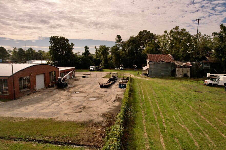 More Photos Of 311 N Longstreet St, Kingstree Auto Repair For Sale