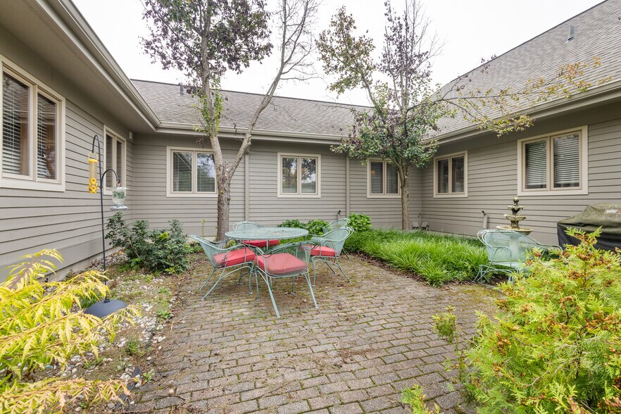 More Photos Of 3850 Glenkerry Ct, Portage Medical For Sale