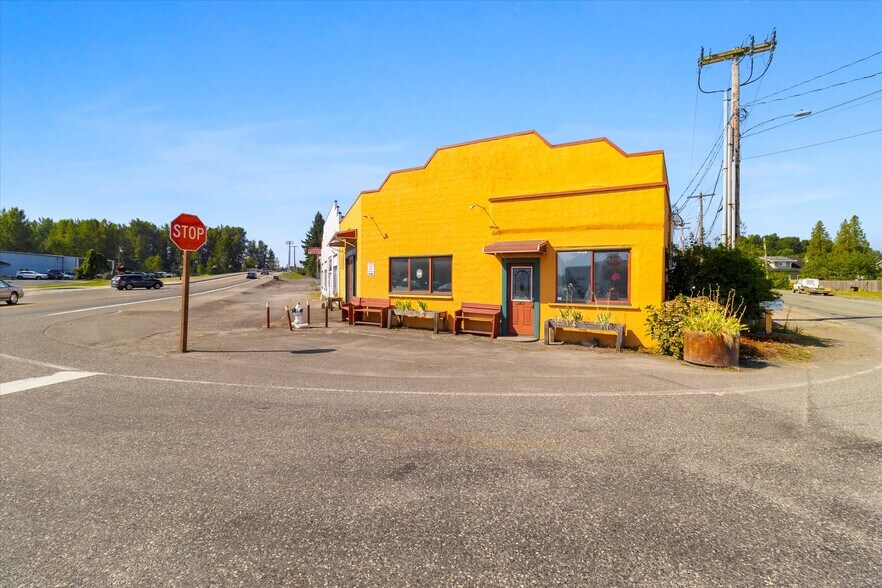 More Photos Of 102 Everson Rd, Everson Storefront For Sale