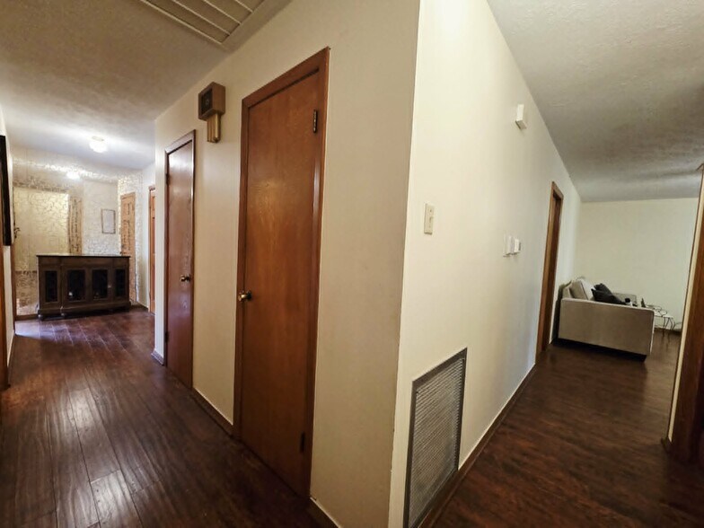 More Photos Of 5930 Killough St, Houston Office For Sale