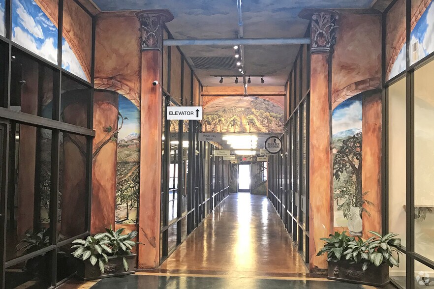 More Photos Of 208-210 W Main St, Visalia Storefront Retail Office For Lease