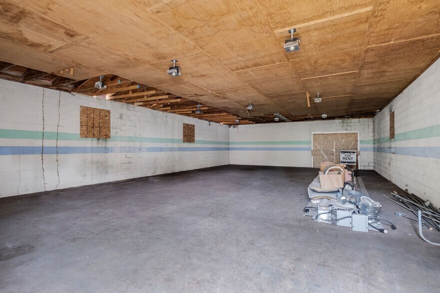 More Photos Of 1409 Buffalo Rd, Lawrenceburg Warehouse For Sale