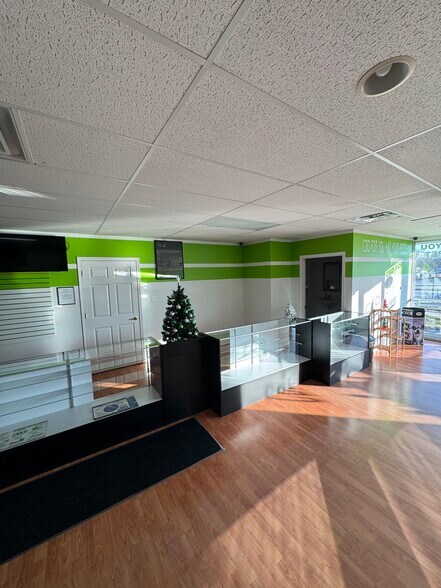 More Photos Of 513-521 E Perkins Ave, Sandusky Storefront For Sale