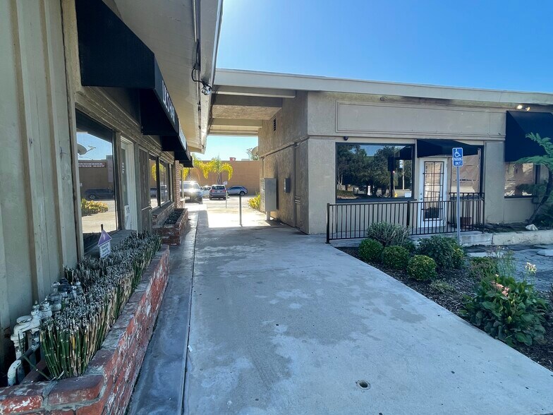 More Photos Of 560-588 N Diamond Bar Blvd, Diamond Bar Storefront Retail Office For Lease