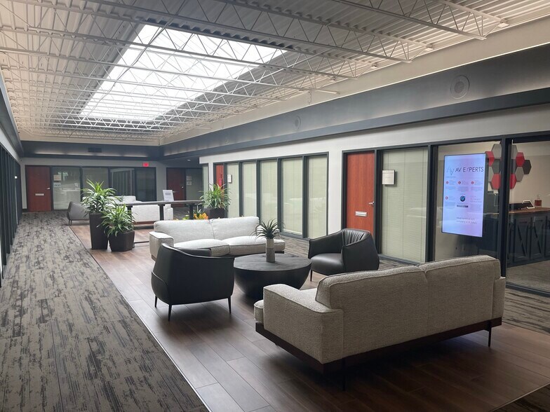 More Photos Of 301 Sovereign Ct, Manchester Medical For Lease