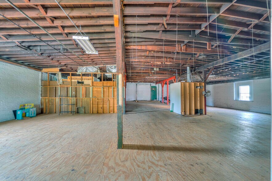 More Photos Of 409 Hupp Ave, Jackson Flex For Sale