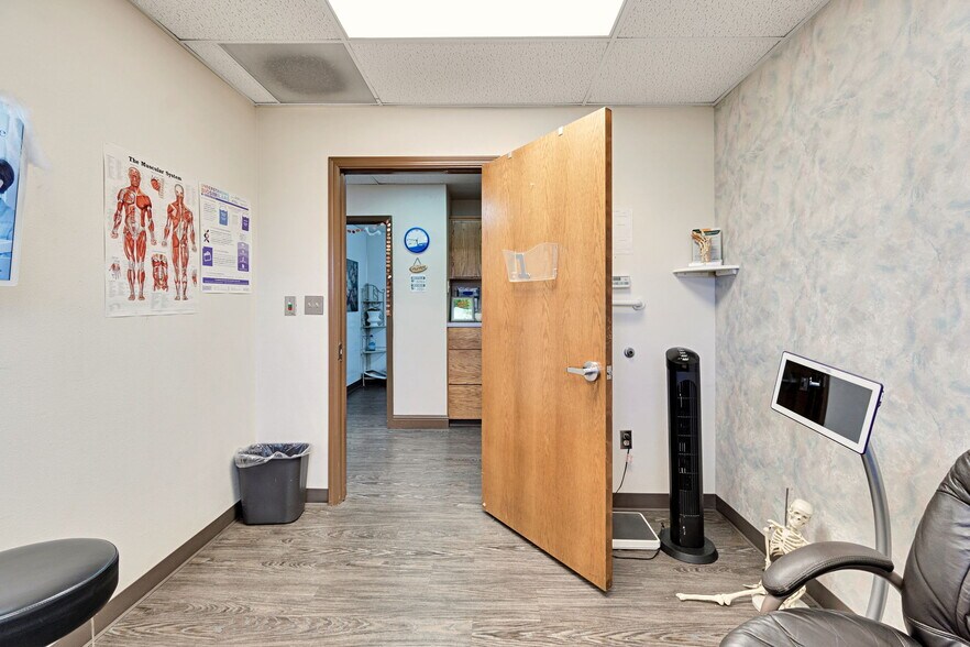 More Photos Of 1260 E Almond Ave, Madera Medical For Sale