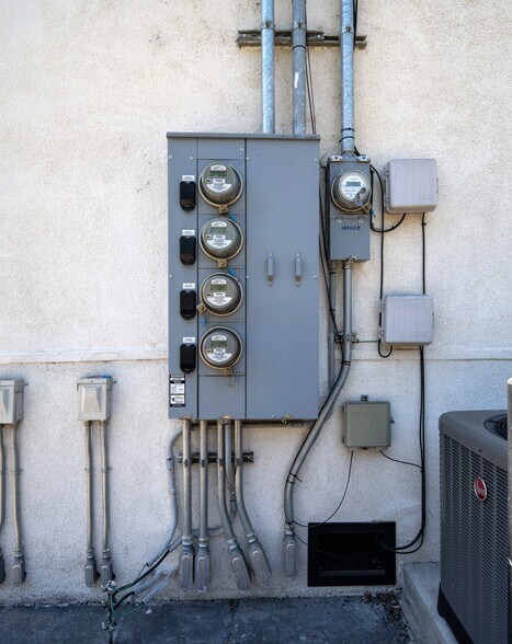 More Photos Of 4447 Finley Ave, Los Angeles Apartments For Sale