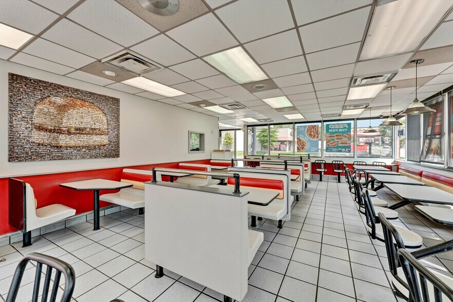 More Photos Of 2815 N Broadway St, Knoxville Fast Food For Sale