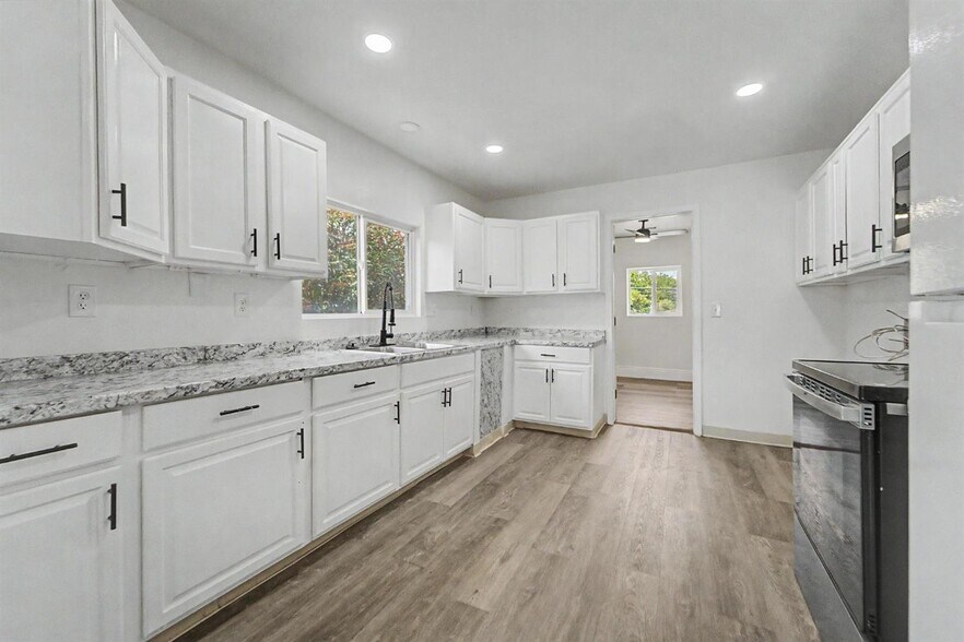 More Photos Of 2690 Ithaca St, Oroville Multifamily For Sale