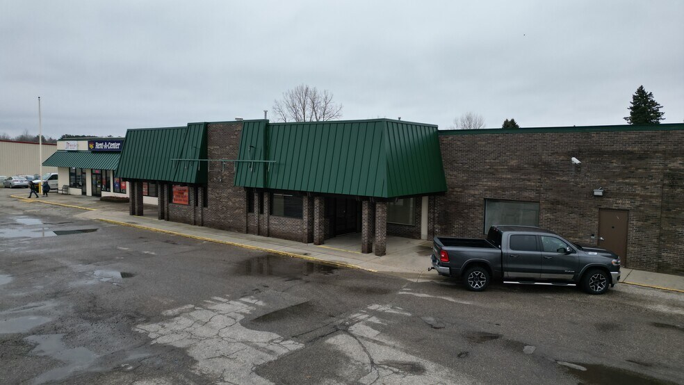 More Photos Of 520-522 E Houghton Ave, West Branch General Retail For Lease